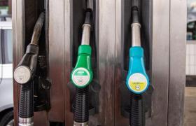 Preţul la motorină este în scădere, faţă de cel afişat în ziua precedentă