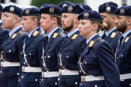 Serviciu militar obligatoriu şi pentru femei în Germania ca să fie egalitate. Planul unui general german