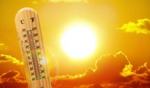 Capitala şi 21 de judeţe au intrat sub avertizare cod galben de caniculă. Vineri, valul de căldură se extinde