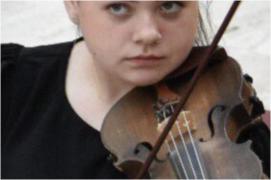 Maria, o româncă de 19 ani, a murit strivită de camion, după ce a căzut de pe motocicleta condusă de prietena ei, în Italia. Șoferul și-a continuat drumul