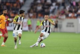 Puştiul Marin Ljubicic (la minge) este marea vedetă a celor de la LASK Linz