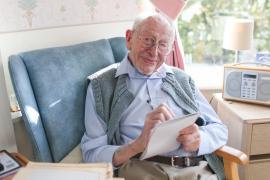 Cine este cel mai bătrân om din lume. John Tinniswood s-a născut în același an în care s-a scufundat Titanicul