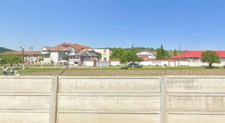 Un deținut de la penitenciarul Bistrița, care ar avea probleme psihice, a ajuns în stare gravă la spital după ce s-a înjunghiat