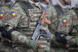 Peste 2.000 de soldaţi profesionişti au depus jurământul militar în garnizoanele din ţară, anunţă MApN