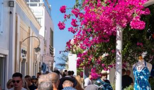 "Cel mai prost sezon de până acum". Ce se întâmplă cu "insula Instagram" a Greciei; turiștii ar putea începe să o evite