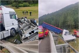 Impact cumplit între două camioane şi o autoutilitară pe DN 17, în Bistriţa. Unul dintre şoferi a fost găsit mort în cabina distrusă