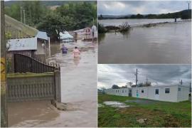 Urmările inundaţiilor din Vaslui: o mie de oameni fără electricitate, pacienţi blocaţi în ambulanţe, locuinţe abandonate