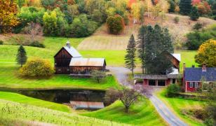 Cum a ajuns un orăşel să le interzică influencerilor să facă poze cu peisajele de toamnă: "Situaţia a scăpat de sub control"