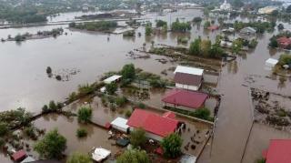 Codul roşu de inundaţii, prelungit pe râuri din Galaţi, Vaslui şi Iaşi. Alerta hidrologică expiră marţi, la ora 12.00