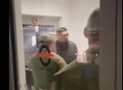 Campionul ucrainean la box Oleksandr Usyk, reţinut şi eliberat ulterior pe aeroportul din Cracovia. Zelenski, 