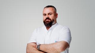 Dr. Claudiu Călin: „Biotehnologia a luat foarte mare avans și avem acces la tehnici prin care putem reconstrui defectele de cartilaj sau putem sutura meniscuri”