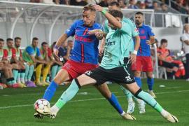 FCSB a trecut, nu fără emoţii, de UTA Arad