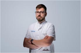 #MediciBuni – Dr. Mihai Tănase, MedLife: „Copiii cu apnee în somn și cu vegetații adenoide se prezintă cel mai des cu cearcăne, respirație orală și o stare de agitație”