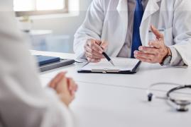 Medic francez, acuzat că a agresat sexual 7 paciente. Cum răspunde acuzațiilor: "Gesturile au fost interpretate greşit"