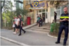 Răfuială într-o sală de jocuri din Capitală. Un bărbat a ajuns rănit la spital, după ce două grupuri de tineri s-au luat la bătaie