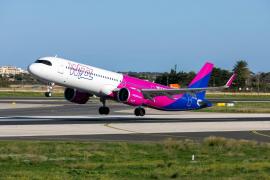 Wizz Air reia cursele de pe Aeroportul Băneasa. Către ce destinaţii pot călători turiştii români