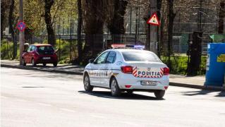 Un tânăr de 26 de ani, oprit în trafic de poliţiştii din Constanţa cu focuri de armă. Credeau că furase maşina