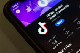 Situaţia în care TikTok şi X ar putea fi suspendate în UE. Declaraţia Comisiei Europene