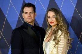 Actorul Henry Cavill a devenit tată. Iubita sa, Natalie Viscuso, a născut primul lor copil