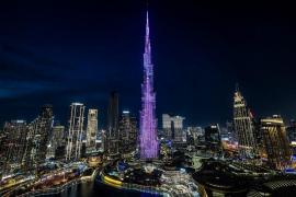 Pe 4 ianuarie 2010 este inaugurată oficial cea mai înaltă clădire din lume, Burj Khalifa, având o înălțime de 828 de metri.