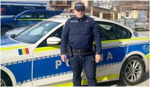 Micuţa nu mai respira, poliţistul aplicând manevrele necesare de prim ajutor