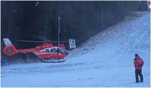 O femeie a suferit un traumatism al coloanei vertebrale şi pierderea temporară a stării de conştienţă