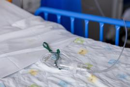 Luat cu salvarea după ce i s-a făcut rău de la băutură, un bărbat din Sebeş a plecat la final cu un aparat medical din spital. A crezut că este un aspirator