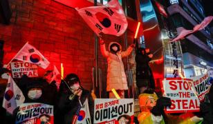 Haosul continuă în Coreea de Sud. Scenarii pentru a sparge o blocadă de securitate şi a-l aresta pe preşedintele destituit, Yoon Suk Yeol