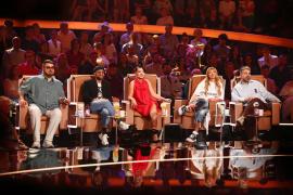 Juriul ținut în corzi. Micutzu, Anca Dinicu și Maurice cu mâinile la ochi în timpul unui număr la The Ticket