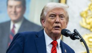 Donald Trump s-a vaccinat anti-Covid și antigripal, deşi a criticat imunizările