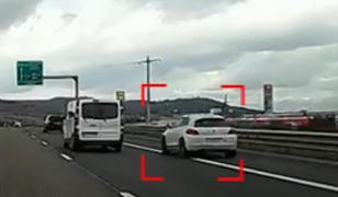 Manevra periculoasă făcută de un şofer pe A1. Poliţiştii îl caută pe conducătorul auto