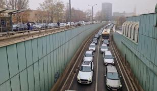 Circulaţia autovehiculelor de aprovizionare, curierat şi salubrizare ar putea fi restricţionată în Capitală