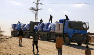 Israelul permite intrarea a 600 de camioane cu ajutor umanitar în Fâșia Gaza prin punctul de trece Rafah