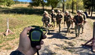 Guvernul adoptă legea stagiului militar voluntar plătit. Alt proiect esențial pentru Apărare, pe agendă