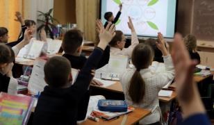 Eurostat: România, printre ţările UE cu cei mai mulţi elevi repartizaţi unui singur profesor