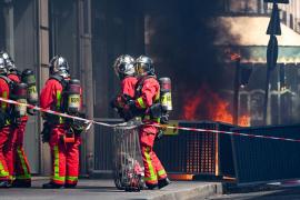Patru persoane și-au pierdut viața într-un incendiu izbucnit la un bloc de zece etaje din Lyon