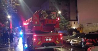 Zeci de oameni, evacuaţi dintr-un bloc din Caracal după ce au simţit miros de gaze