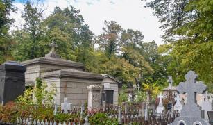Femeie de 66 de ani, violată în cimitir de un tânăr de 31  de ani din Brăila