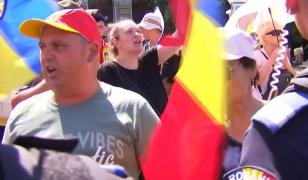 Avocatul acuzat că a lovit un jandarm la un protest antiguvernamental, trimis în judecată