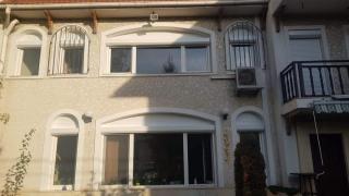 (P) Casa de la țară poate deveni un refugiu protejat și modern cu sistemele V Shades