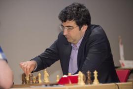 Vladimir Kramnik, marele maestru rus, anchetat după ce l-a acuzat pe Daniel Naroditsky că trişa