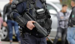 Bărbat din Bistriţa-Năsăud, reţinut pentru acte de terorism. Ar fi produs mai multe dispozitive explozive