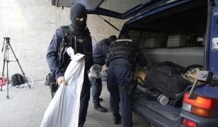 Rețea de trafic de persoane și proxenetism destructurată de DIICOT: 22 de suspecți reținuți