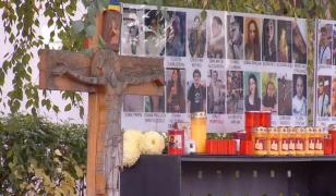 Zece ani de la tragedia din Colectiv. Victimele, comemorate printr-o slujbă de pomenire