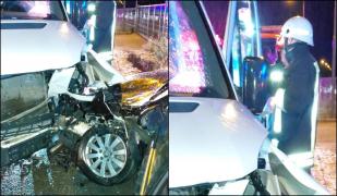 Accident de groază în Câmpia Turzii, între o maşină şi un microbuz. Opt persoane au ajuns la spital