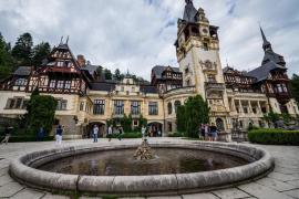 Pe 7 octombrie 1883 are loc inaugurarea Castelului Peleș