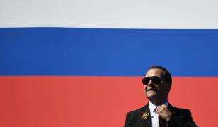 Medvedev ironizează teama europenilor de drone: Să tremure ca animalele împinse la abator