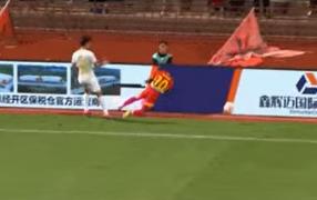 Samuel Asamoah, fostul jucător al Craiovei, a suferit o accidentare gravă într-un meci jucat în China