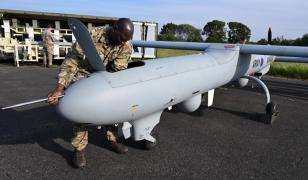 Un gigat din industria militară avertizează: Uzinele sale secrete, tot mai des survolate de drone