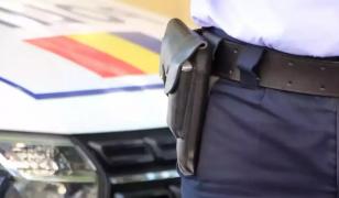 Doi poliţişti din Satu Mare, sancţionaţi de şefi după ce au fost bătuţi de doi tineri